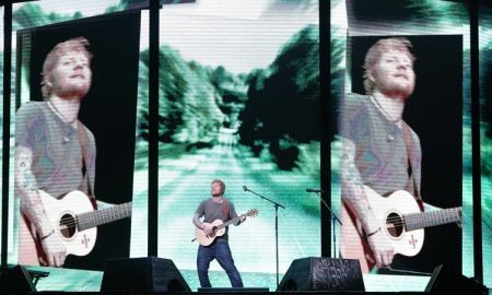 ภาพบรรยากาศสเตเดี้ยมคอนเสิร์ตครั้งแรกในเมืองไทยของ Ed Sheeran